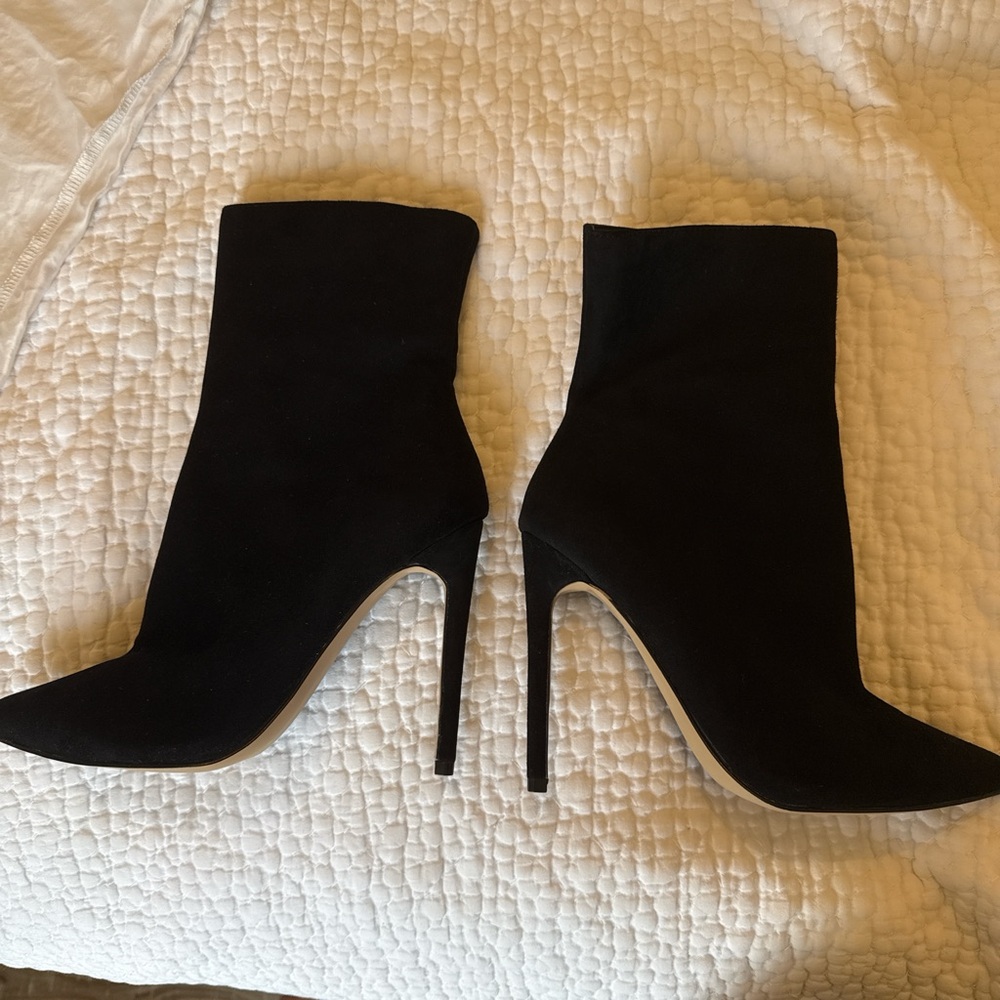 Steve Madden Suede Booties